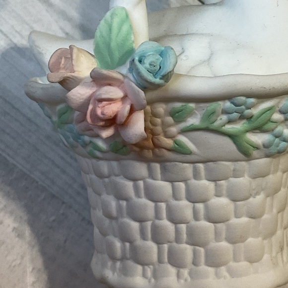 Elegant Swan Basket with Floral Accents ivory fine bone china decor - Picture 6 of 9